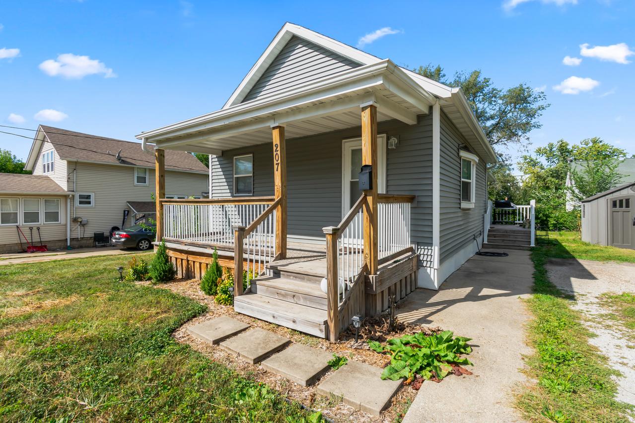 207 Packard St., Bloomington, IL 61701