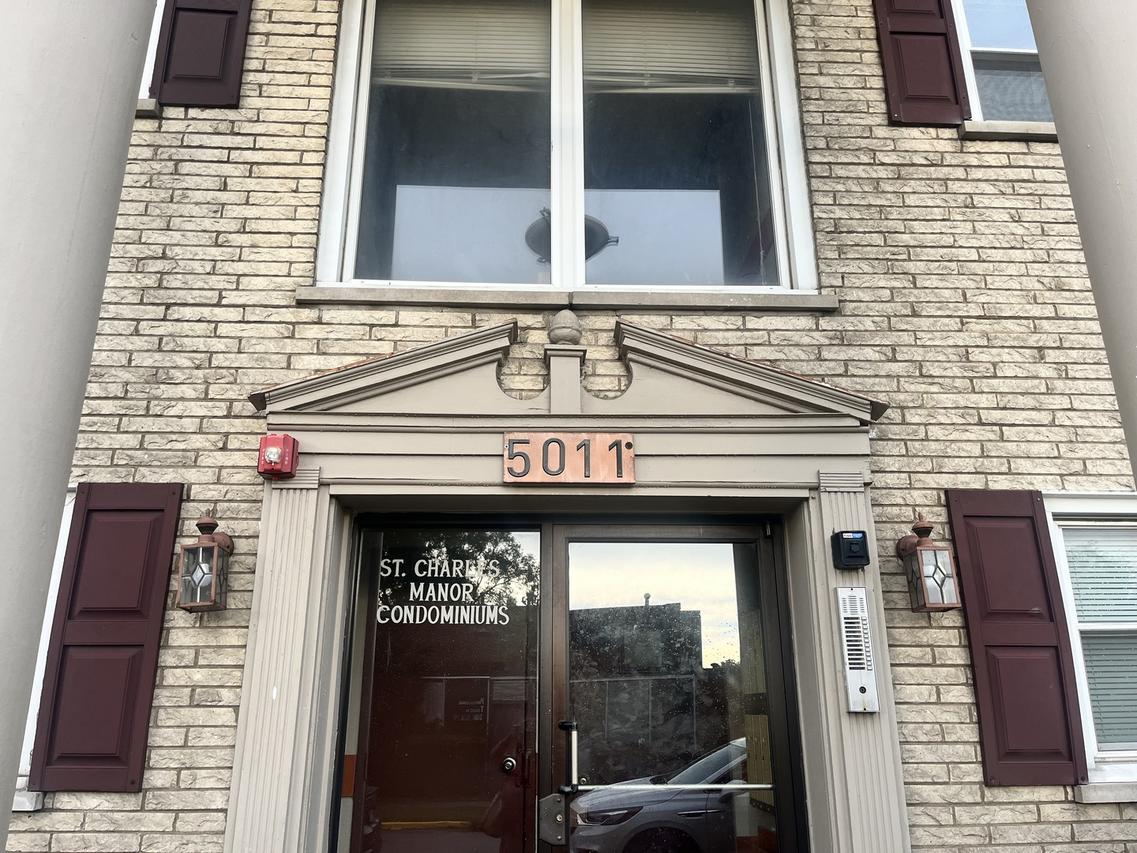 5011 Saint Charles Rd. #101, Bellwood, IL 60104