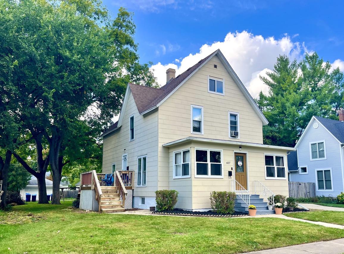 427 & 427.5 6th St., Dekalb, IL 60115