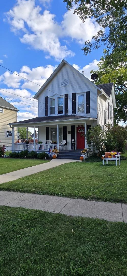 1225 W Lincoln Blvd., Freeport, IL 61032