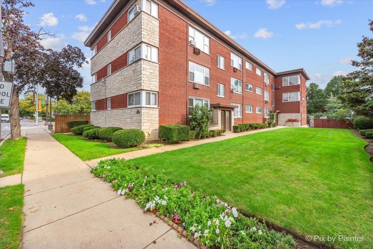 7211 W Division St. #C2, River Forest, IL 60305