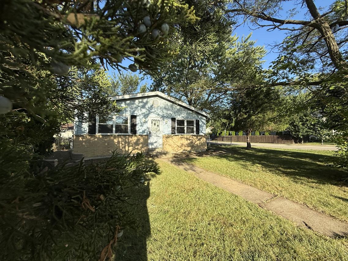 510 S Hickory St., Mundelein, IL 60060