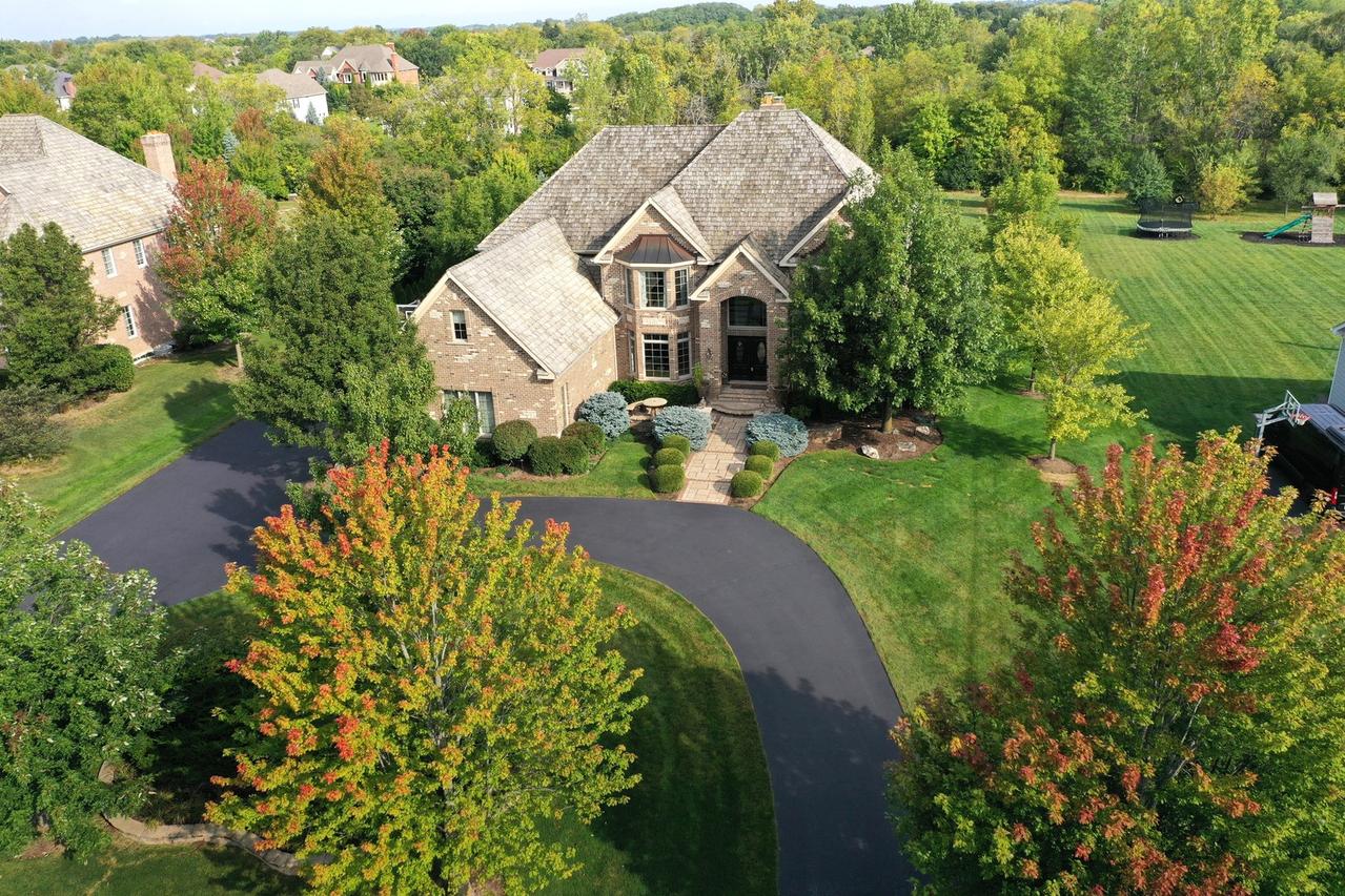 162 Cardinal Dr., Hawthorn Woods, IL 60047
