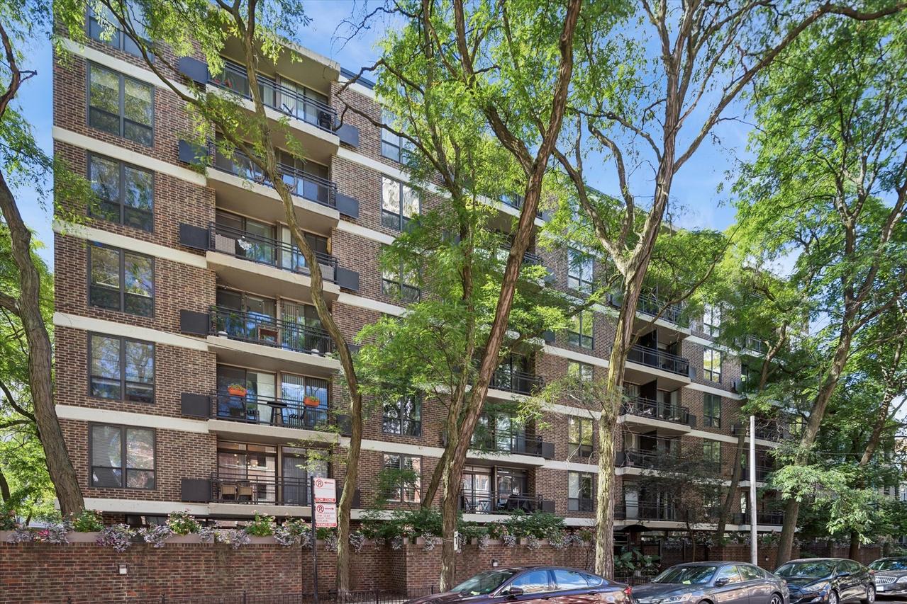 2600 N Hampden Ct. #J1, Chicago, IL 60614