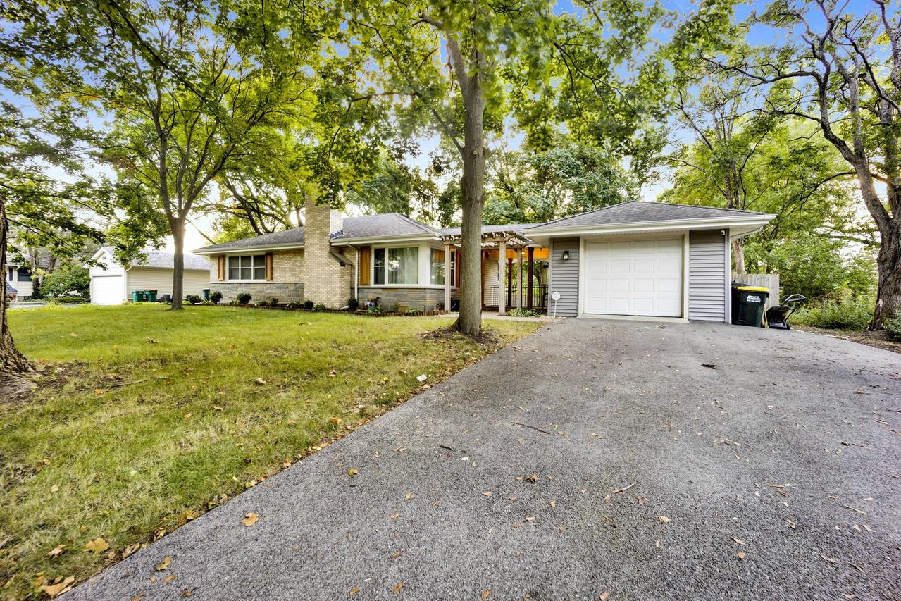 614 Polo Dr., Wheaton, IL 60187