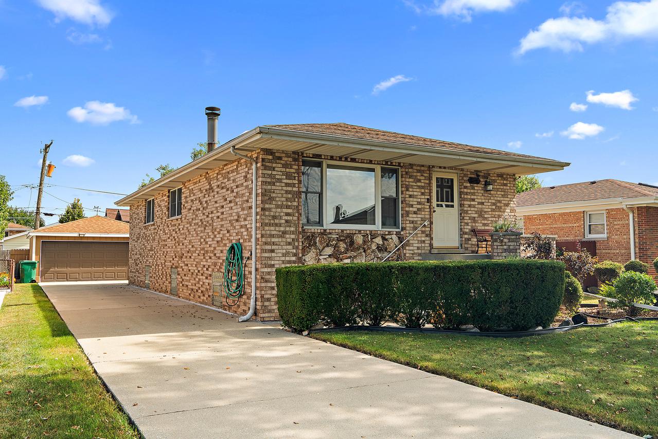 8525 Massasoit Ave., Burbank, IL 60459