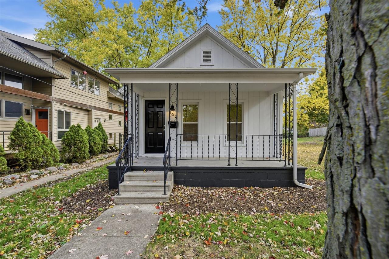 807 N Morris Ave., Bloomington, IL 61701