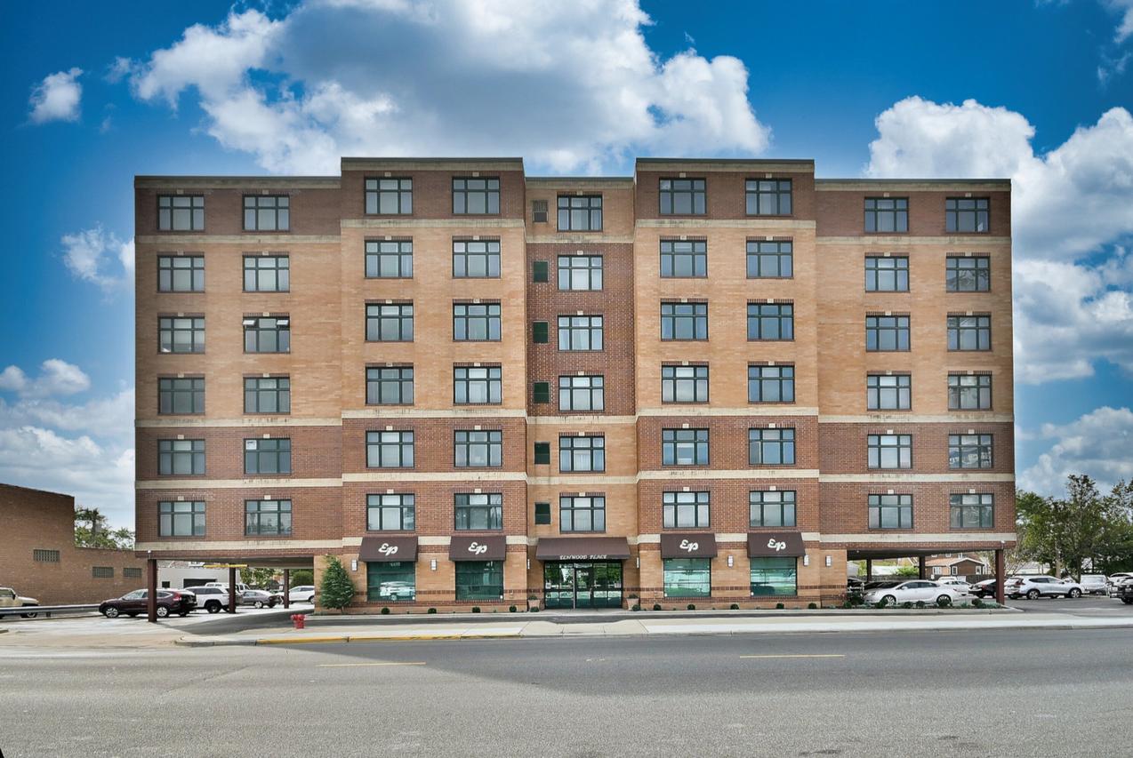1930 N Harlem Ave. #402, Elmwood Park, IL 60707