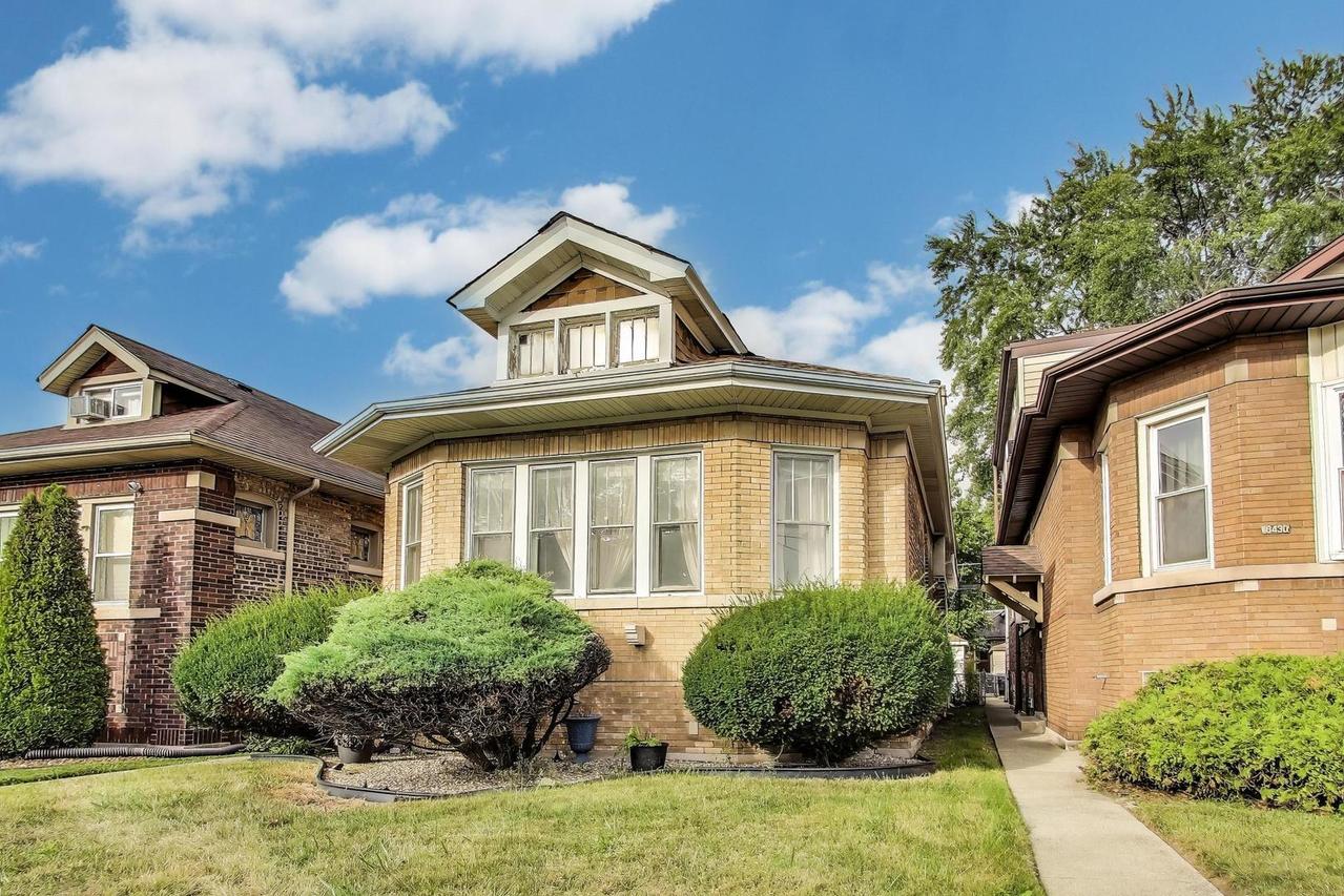 8434 S Blackstone Ave., Chicago, IL 60619