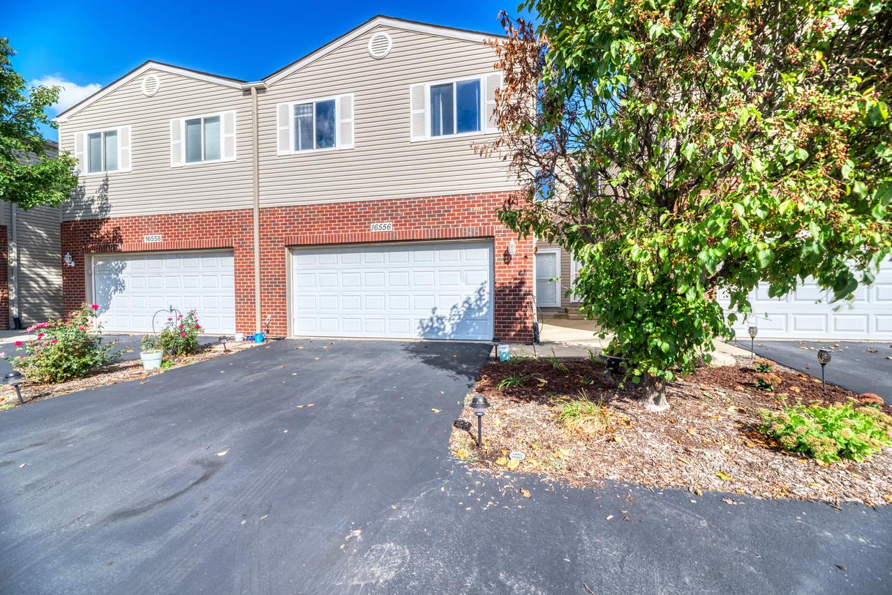 16556 Willow Walk Dr., Lockport, IL 60441