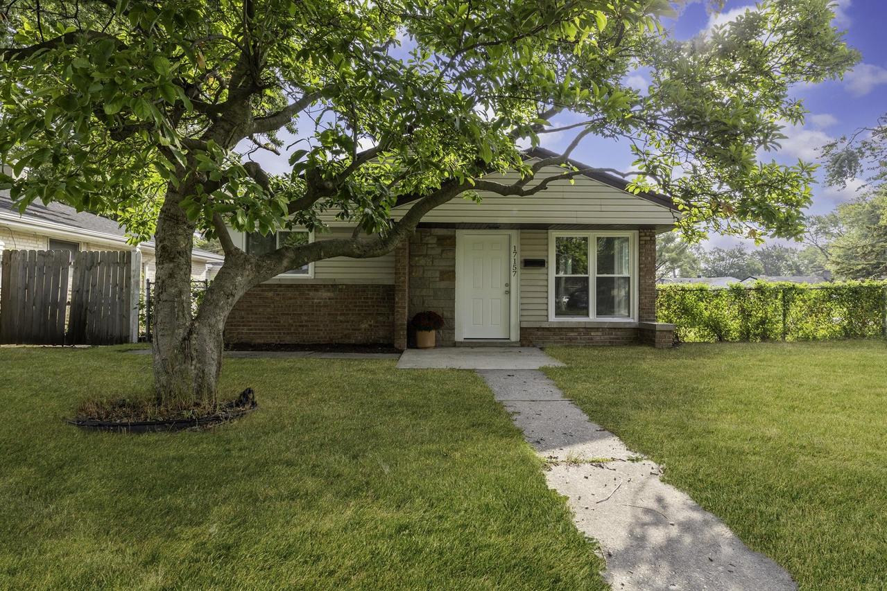 17157 Chicago Ave., Lansing, IL 60438
