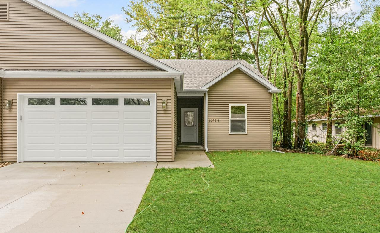 2015 Cureton Dr. #B, Urbana, IL 61801
