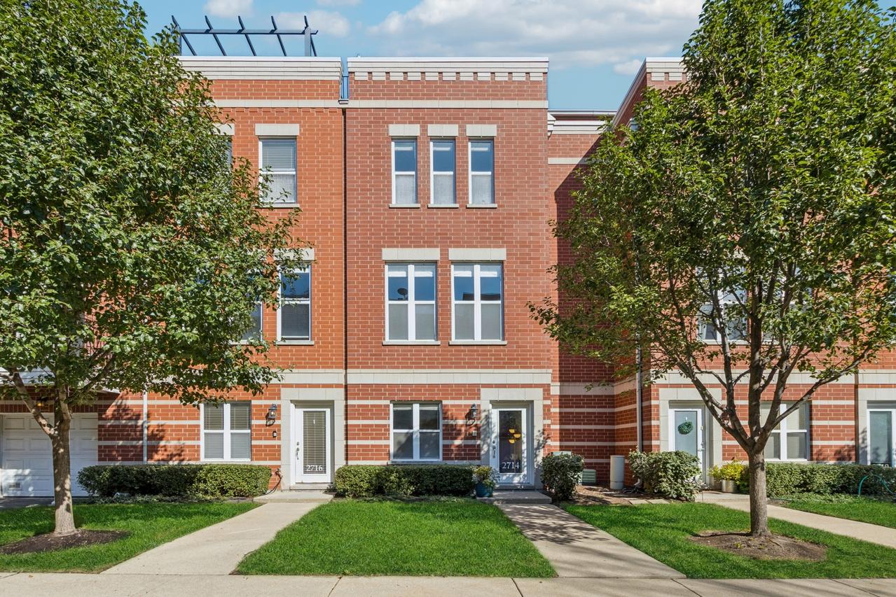 2714 W Byron St., Chicago, IL 60618