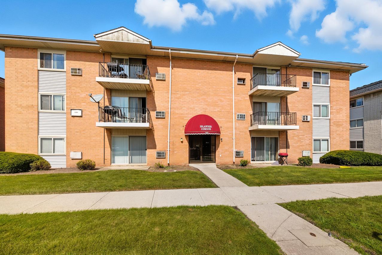 1900 Canal St. #2a, Blue Island, IL 60406
