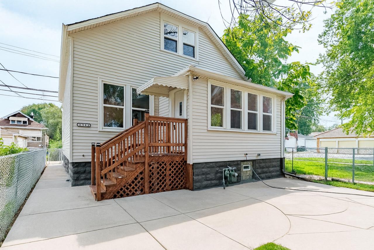 2343 Ridgeland Ave., Berwyn, IL 60402