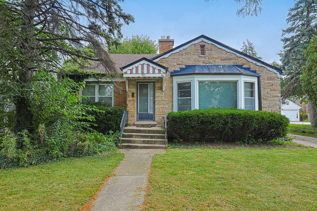 901 S Cumberland Ave., Park Ridge, IL 60068