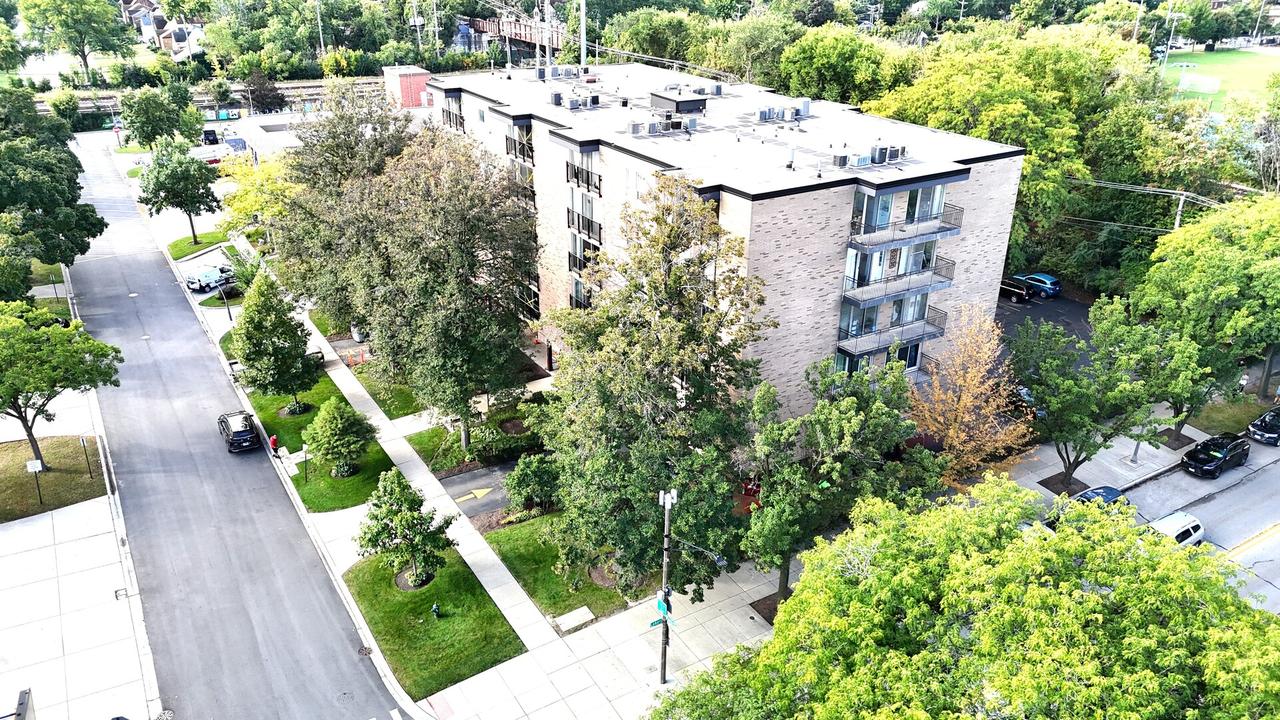 424 Park Ave. #206, River Forest, IL 60305