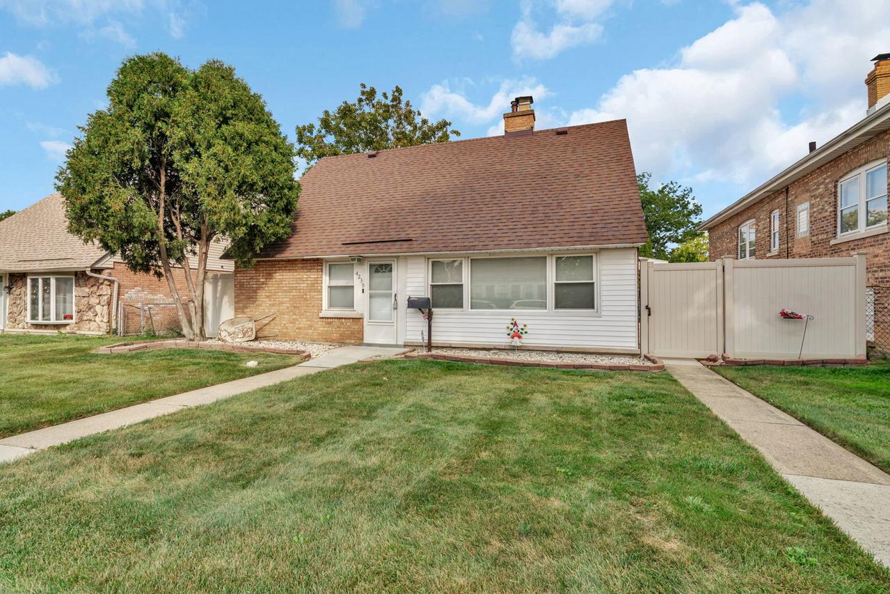 4239 Custer Ave., Lyons, IL 60534