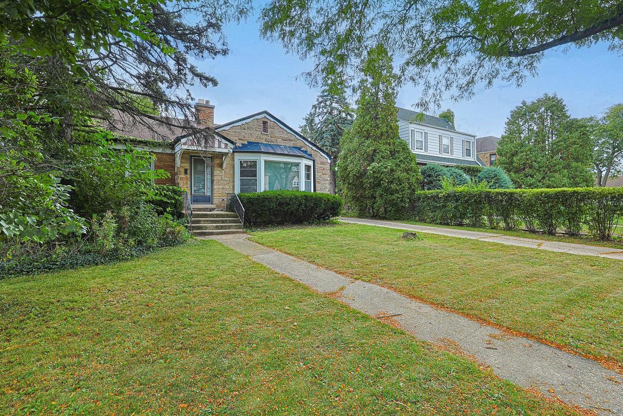 901 S Cumberland Ave., Park Ridge, IL 60068