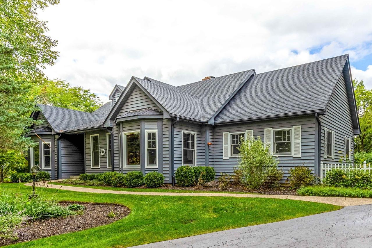 414 Brookmont Ln., Barrington, IL 60010