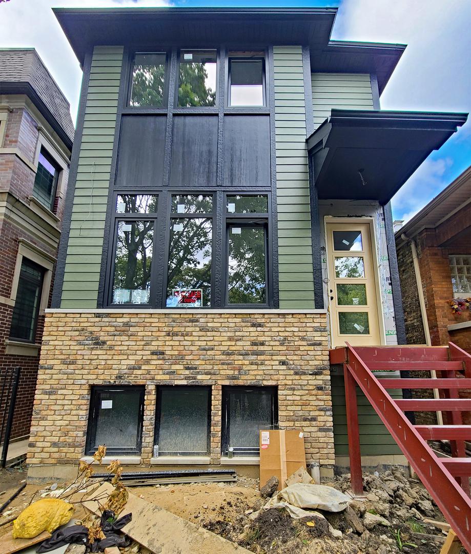 2468 W Berteau Ave., Chicago, IL 60618