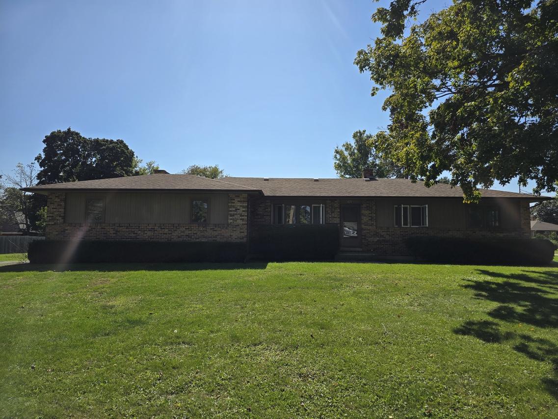 421 W Kimball Ave., Woodstock, IL 60098
