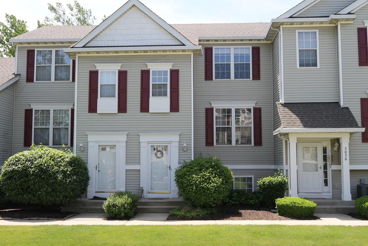 3032 Woodside Dr., Joliet, IL 60431