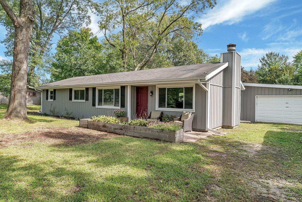 35737 Jay Dr., Custer Park, IL 60481