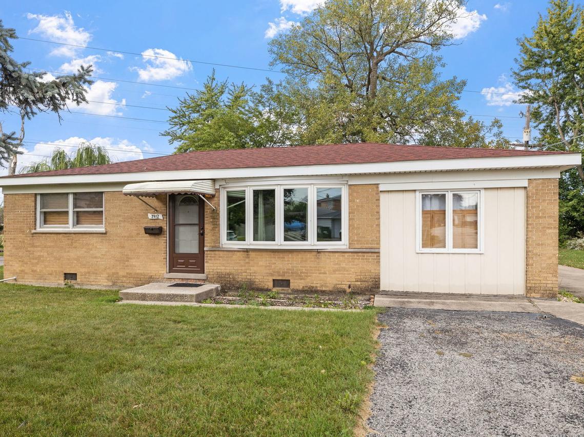 7912 S New Castle Ave., Burbank, IL 60459