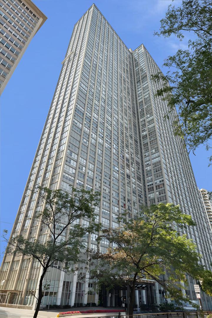 655 W Irving Park Rd. #2503, Chicago, IL 60613
