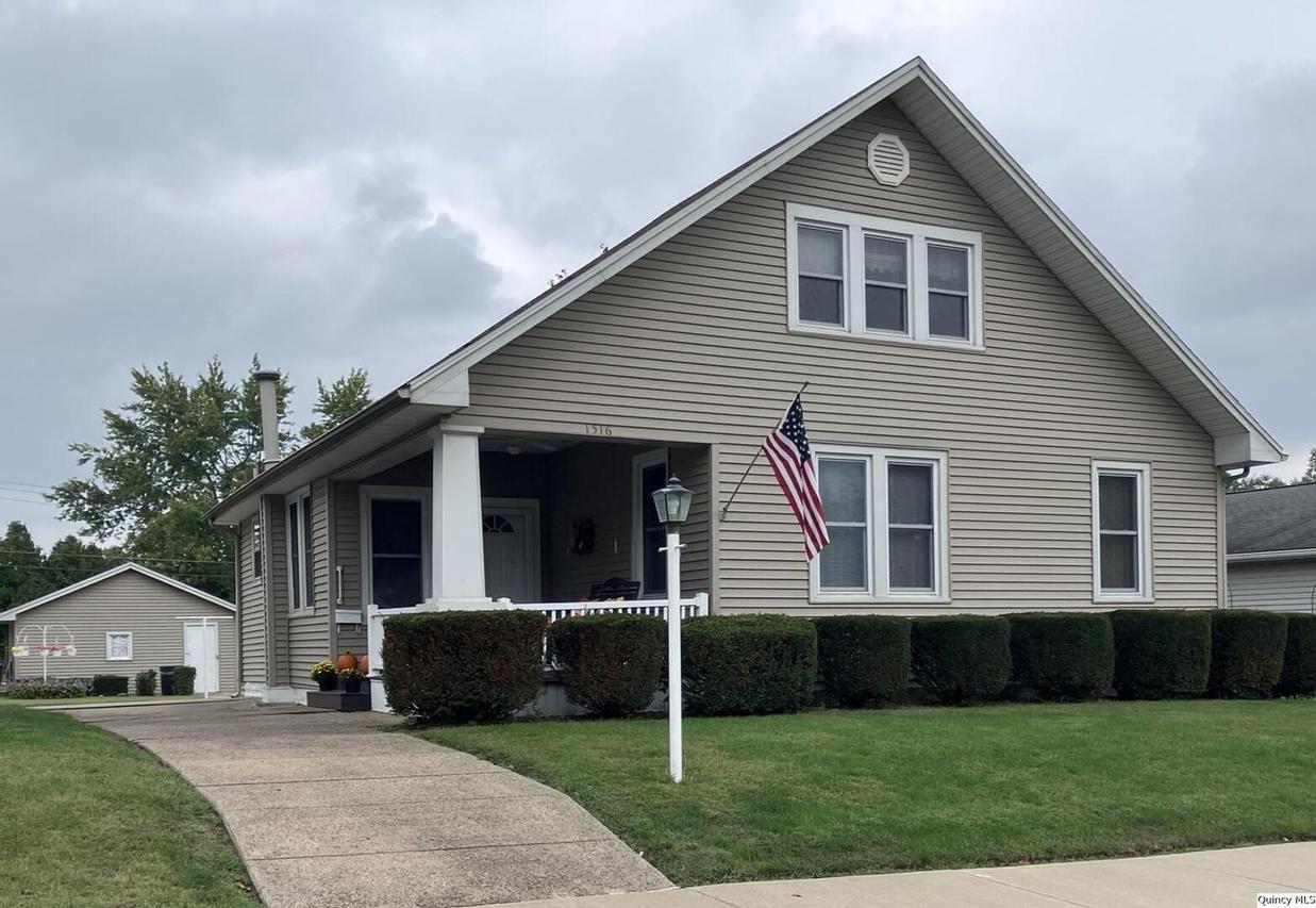 1516 Chestnut St, Quincy, IL