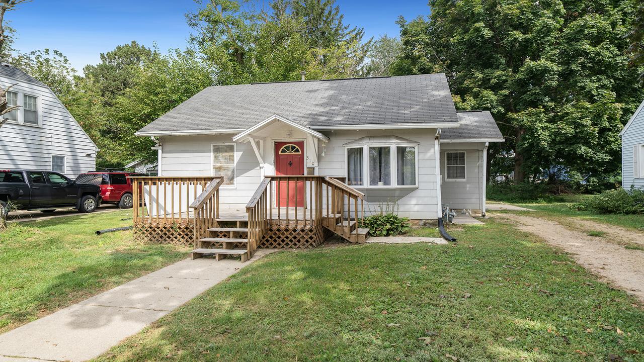 310 W Hitt St., Mount Morris, IL 61054