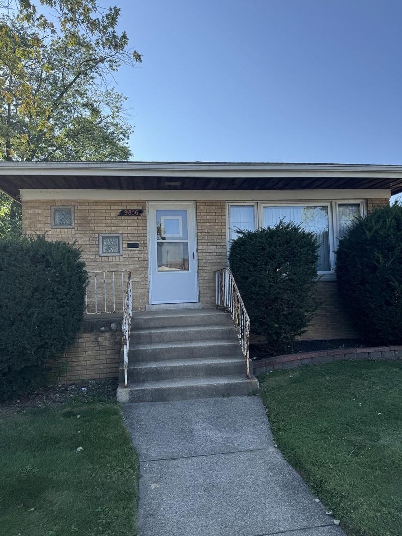 9858 S Muskegon Ave., Chicago, IL 60617