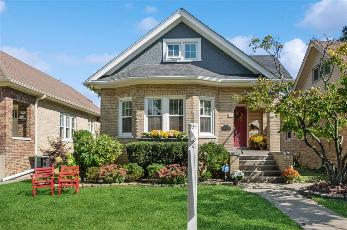 2705 Lincolnwood Dr., Evanston, IL 60201