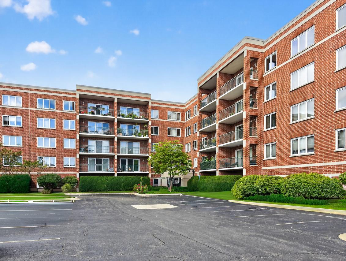 5360 N Lowell Ave. #502, Chicago, IL 60630