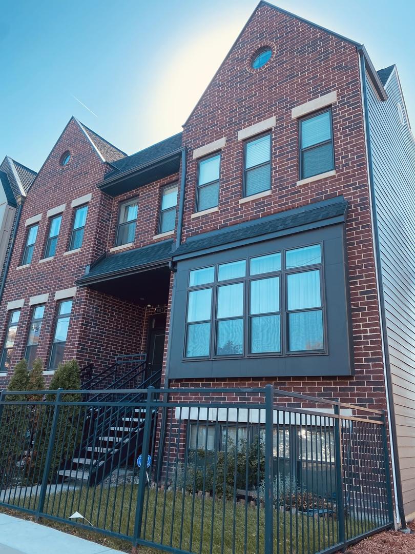 1015 E 43rd St., Chicago, IL 60653