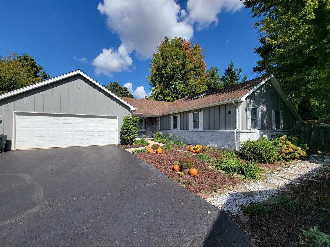 141 S Harrison St., Geneva, IL 60134