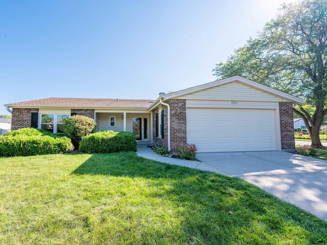 1225 Radcliffe Rd., Buffalo Grove, IL 60089
