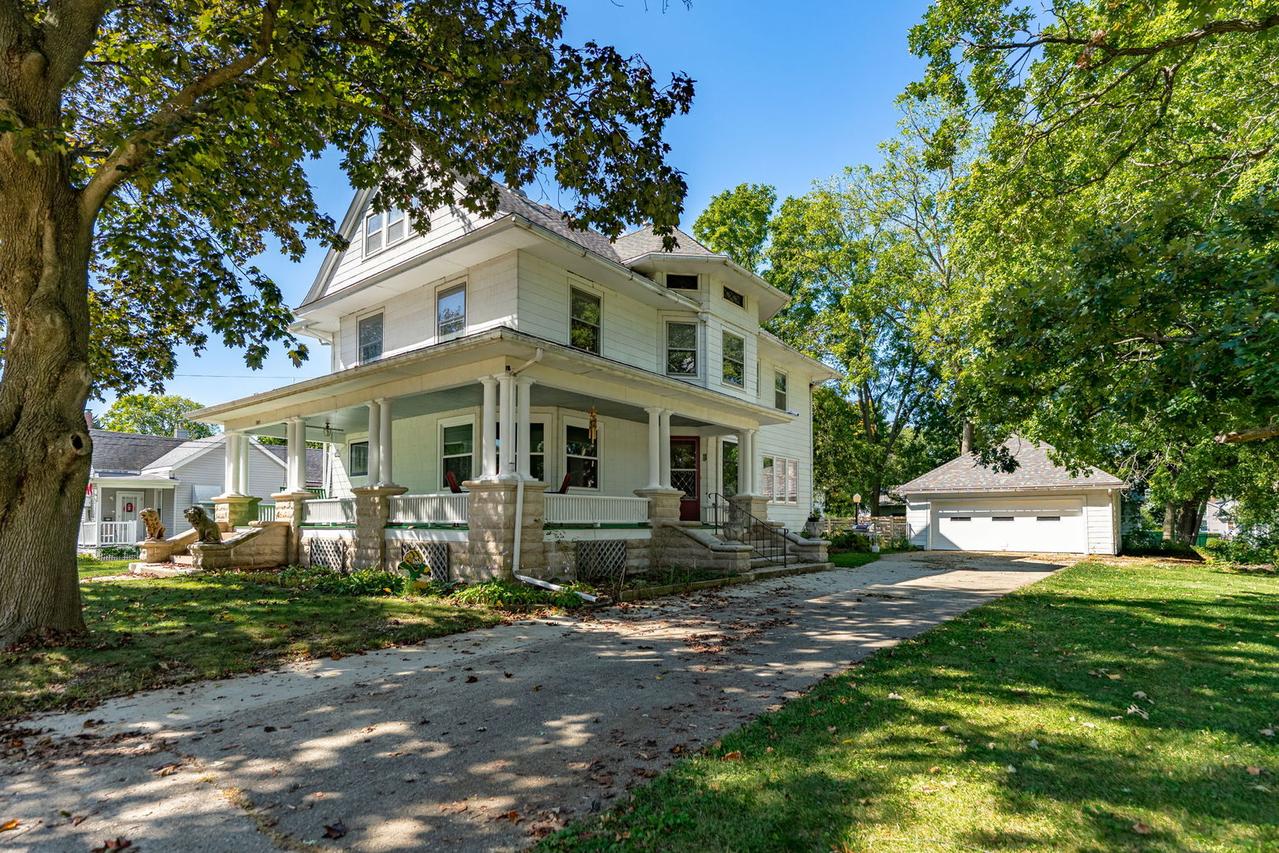305 W Perry St., Belvidere, IL 61008