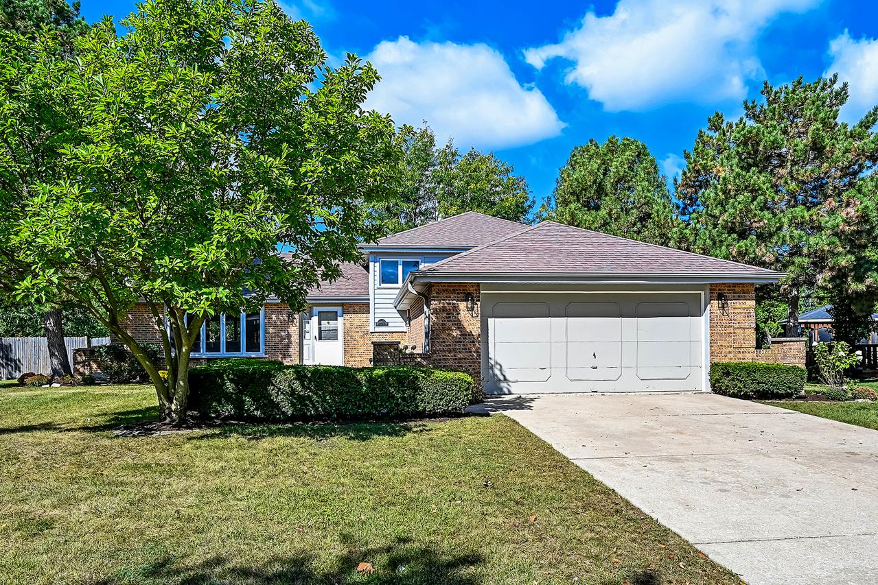 6803 Penner Pl., Downers Grove, IL 60516