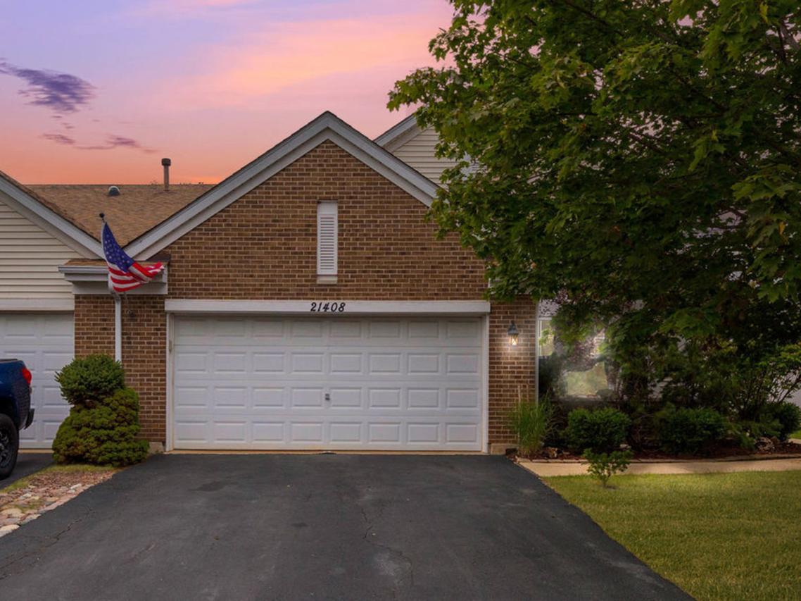 21408 Abbey Ln., Crest Hill, IL 60403