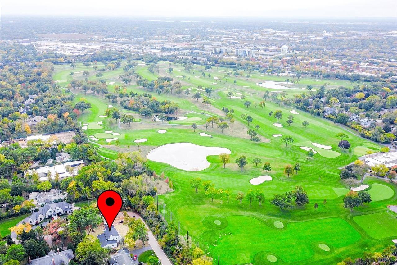 707 Brierhill Rd., Deerfield, IL 60015