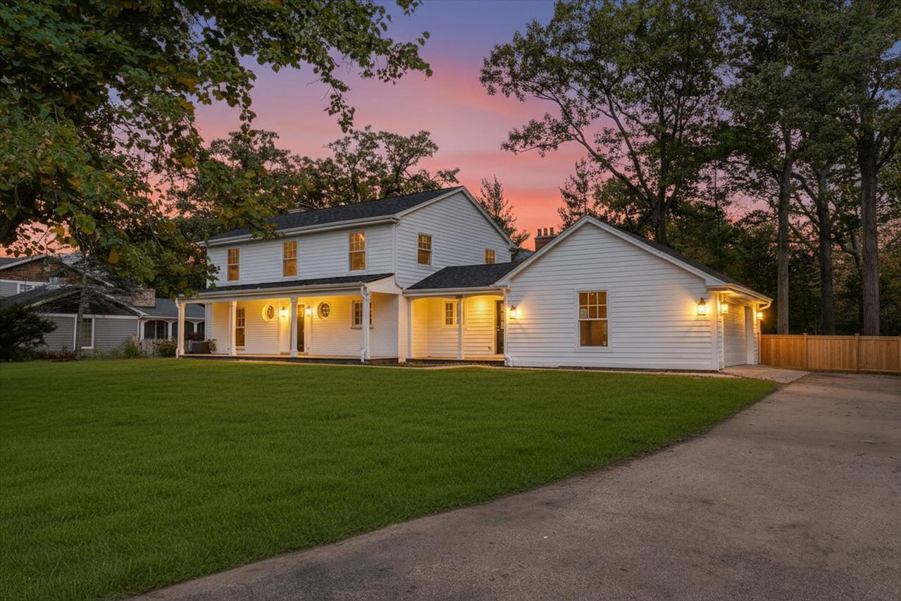 707 Brierhill Rd., Deerfield, IL 60015