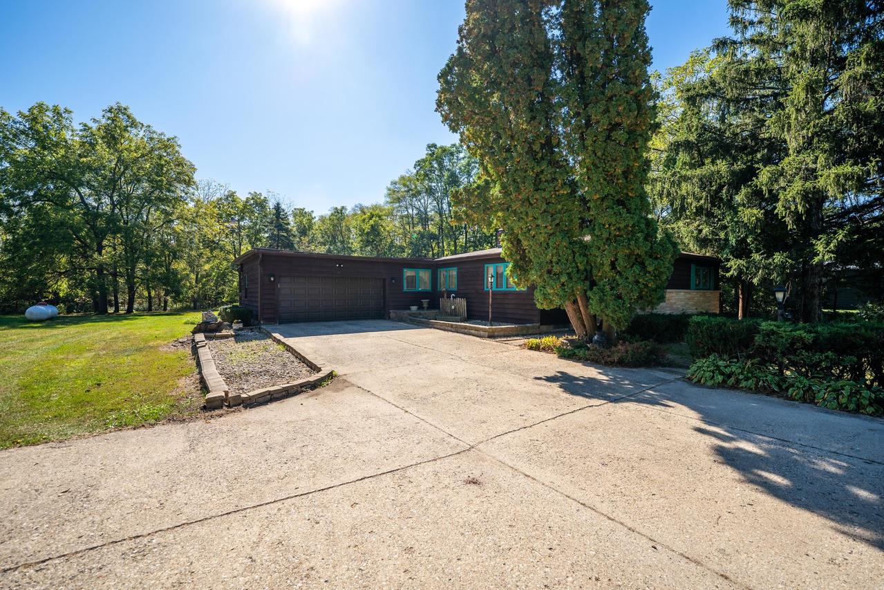 15361 S Bluff Rd., South Beloit, IL 61080