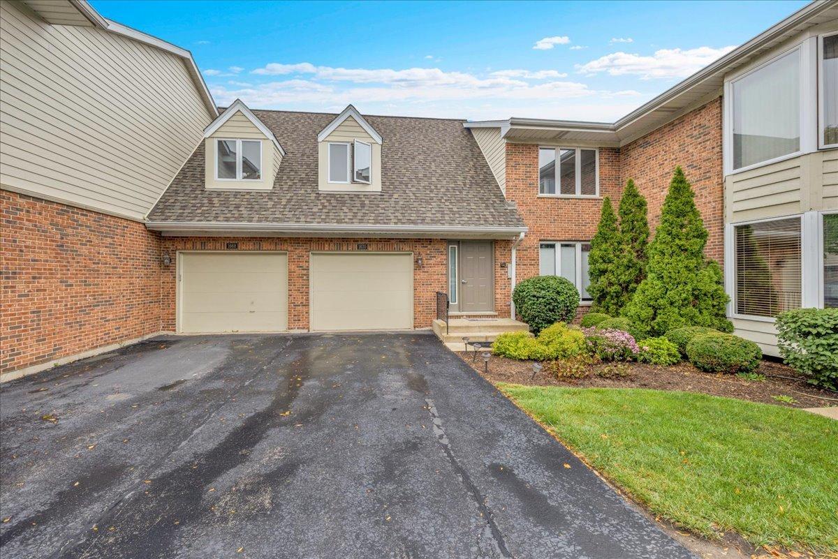 1670 N Douglas Ct., Arlington Heights, IL 60004