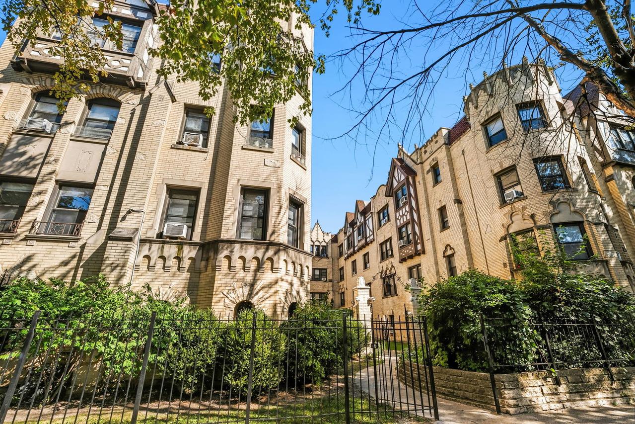 5657 N Spaulding Ave. #1A, Chicago, IL 60659