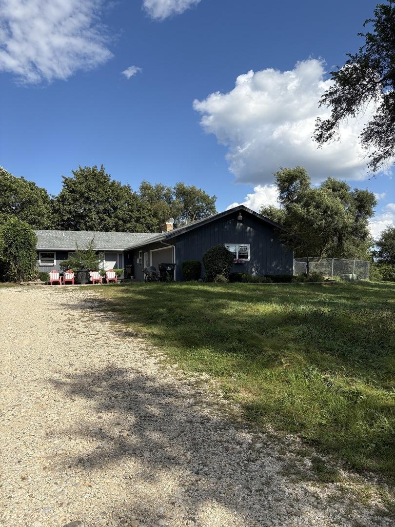 7822 N Pillow Hill Rd., Spring Grove, IL 60081