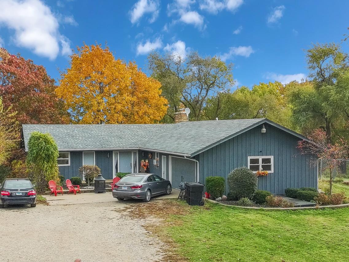 7822 N Pillow Hill Rd., Spring Grove, IL 60081