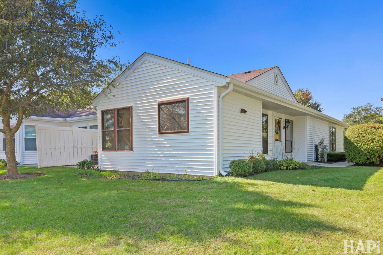 7101 Saint Tropez Ct. #295, Fox Lake, IL 60020