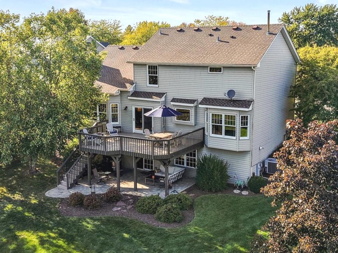 214 Parkside Ln., Oswego, IL 60543